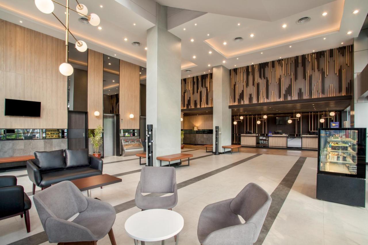 Ibis Pontianak City Center Zewnętrze zdjęcie