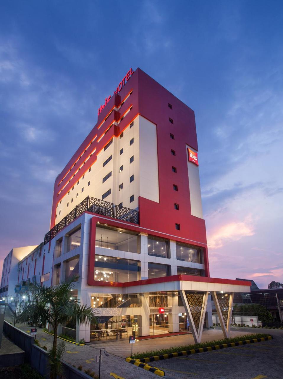 Ibis Pontianak City Center Zewnętrze zdjęcie