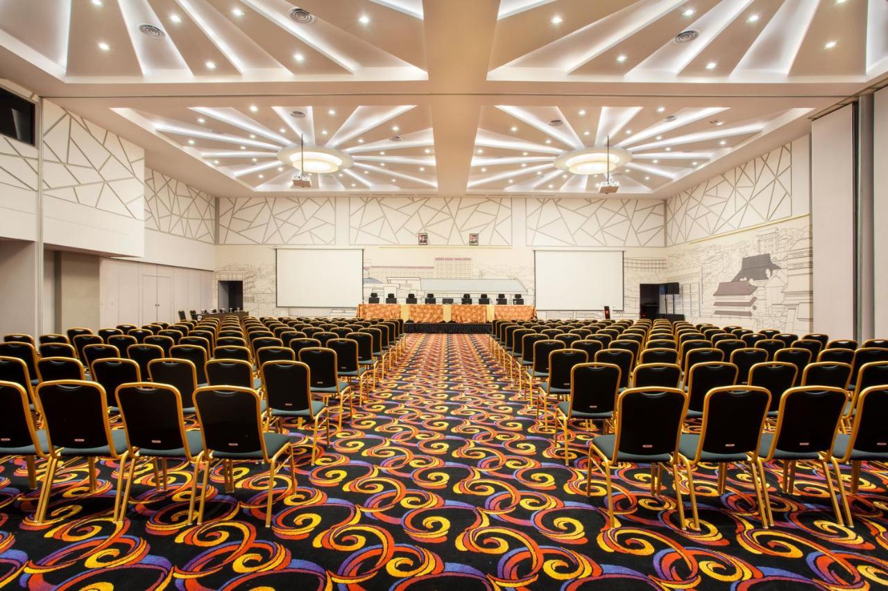 Ibis Pontianak City Center Zewnętrze zdjęcie