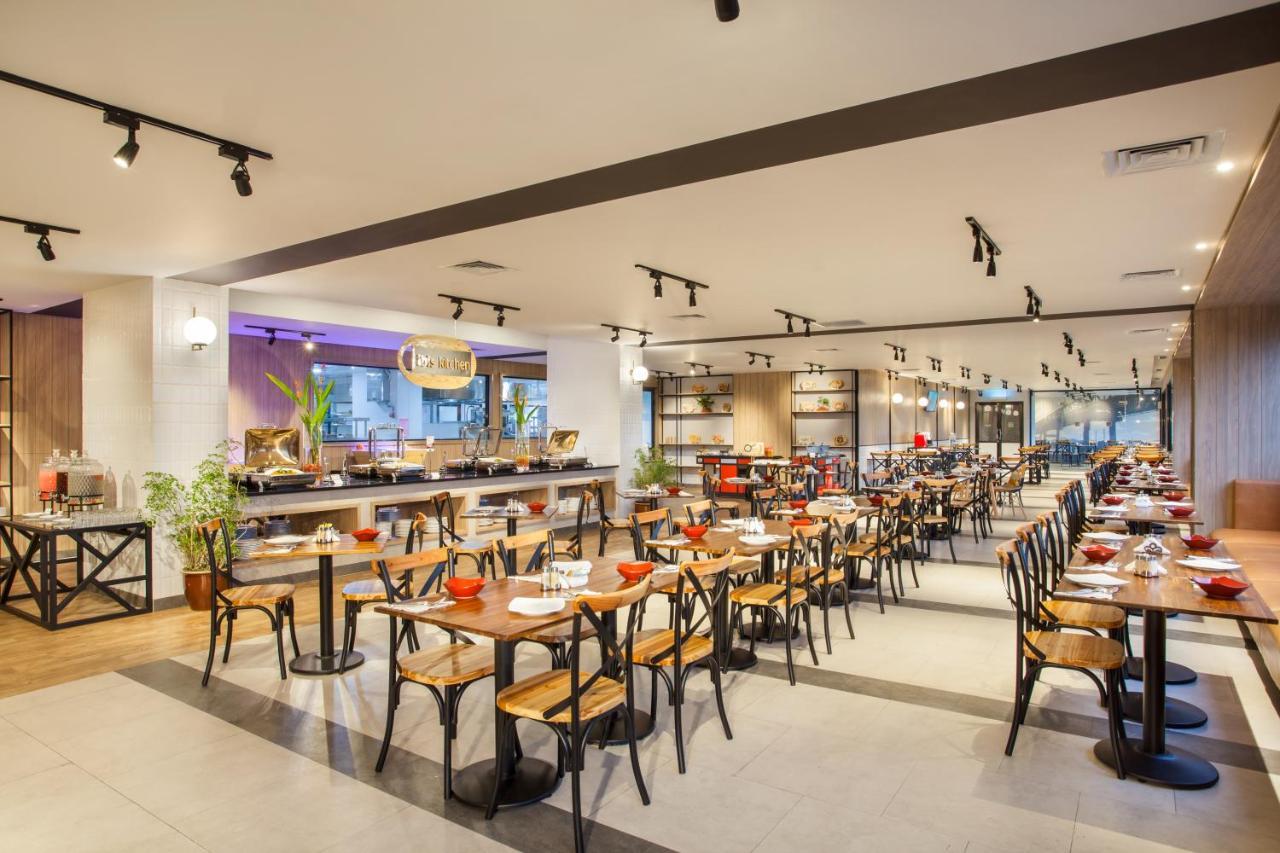 Ibis Pontianak City Center Zewnętrze zdjęcie